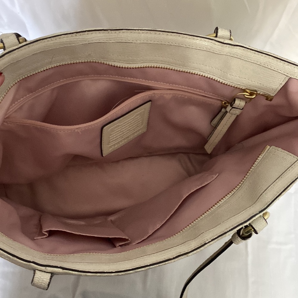 Coach Handbag - Picture 5 of 5